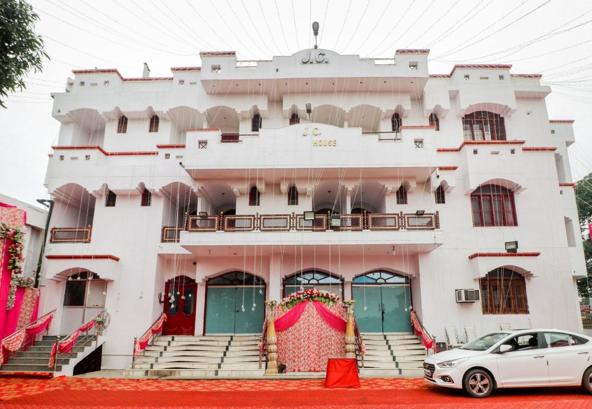 J C Guest House Hasanganj Buitenkant foto